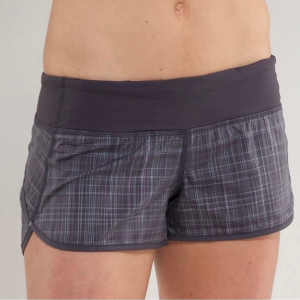 lululemon | Speed Shorts - size 8 - grey stripey plaid
